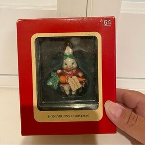 Carlton Cards Heirloom Collection Honeybunny Christmas Ornament